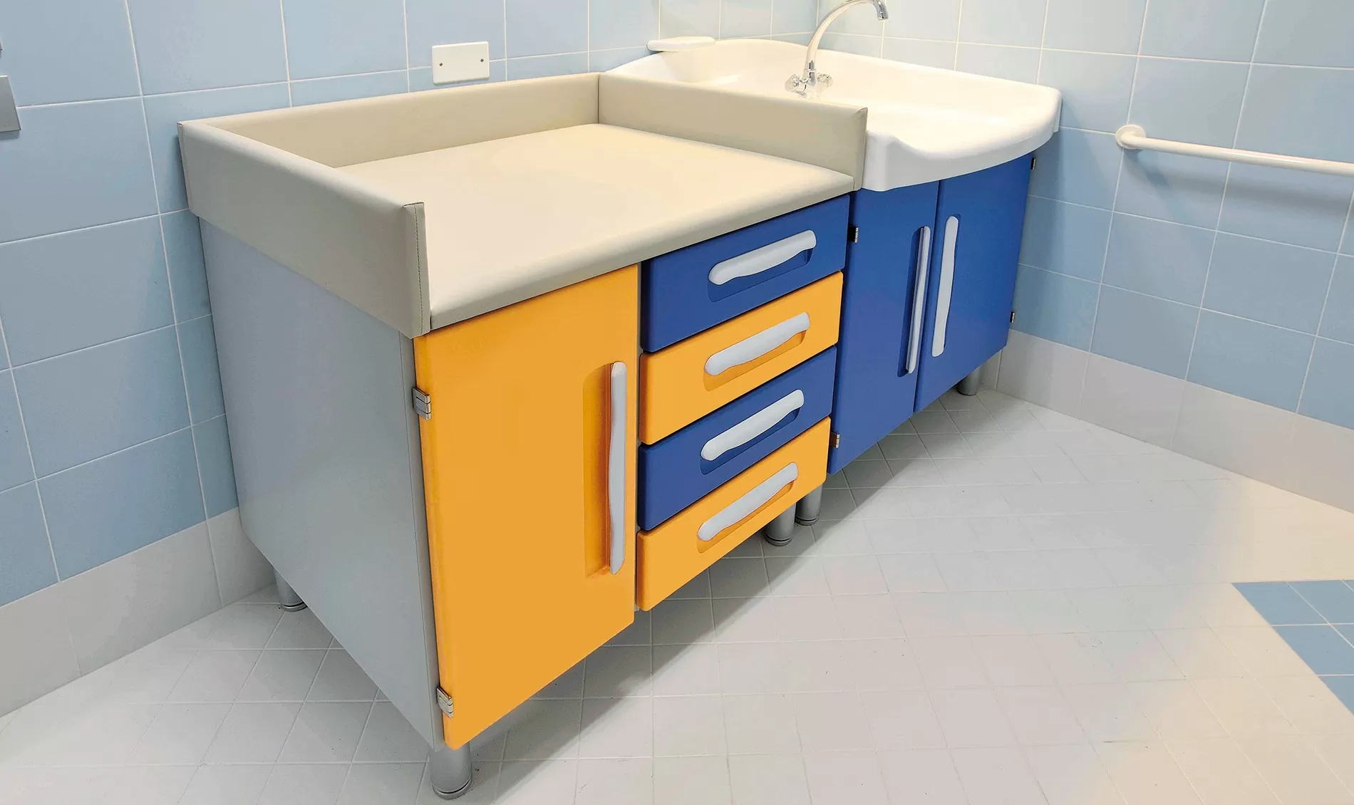 pediatria-arredo-degenza-04_0_1900_1000